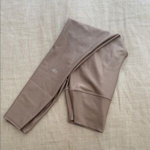 ALO Yoga tan women’s Leggings